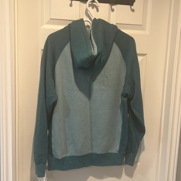 Billabong hoodie. - Picture 3 of 3